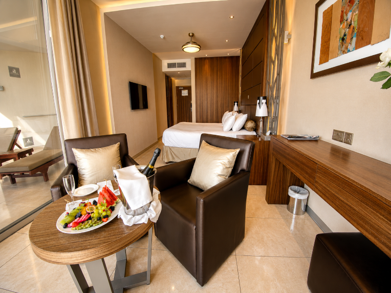 Adams Beach Hotel - Oda