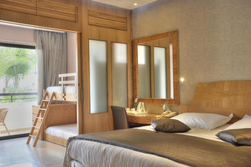 Adams Beach Hotel - Oda