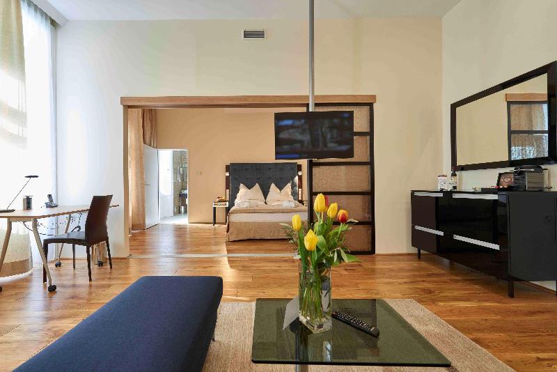 HiLight Suites Hotel - Oda