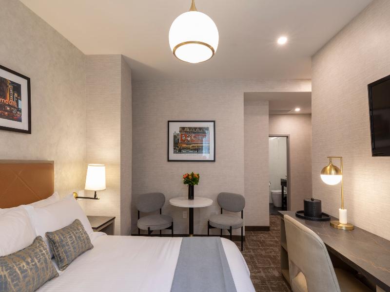 Broadway Plaza Hotel - Oda