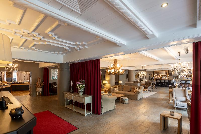 Q! Hotel Maria Theresia - Lobi