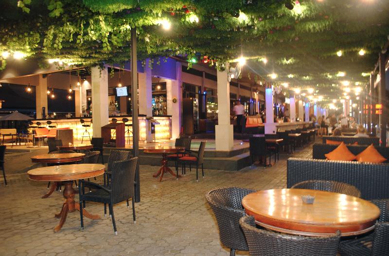 Grand Istana Rama Hotel Bali - Bar