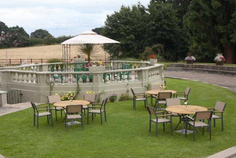 Stourport Manor Hotel - Teras