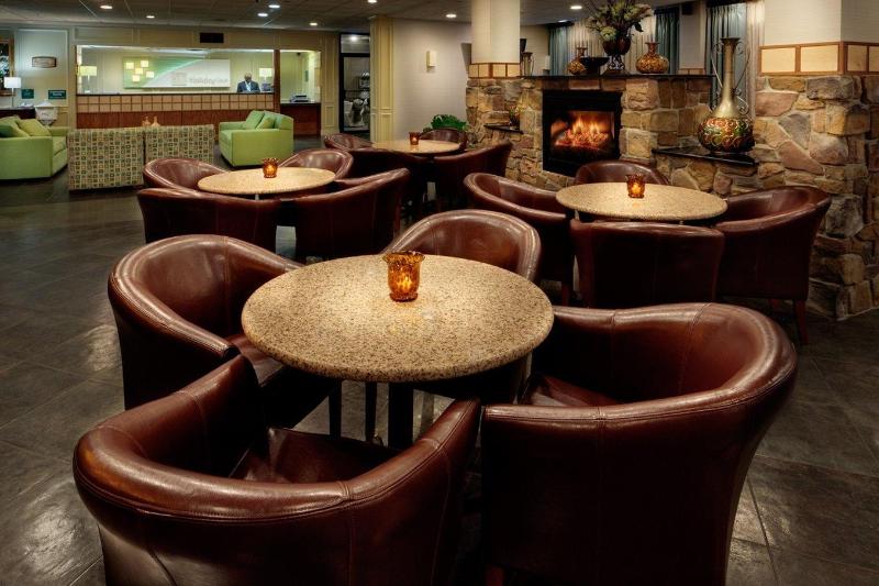 Mitchell Executive Hotels-Fort Lee - Bar