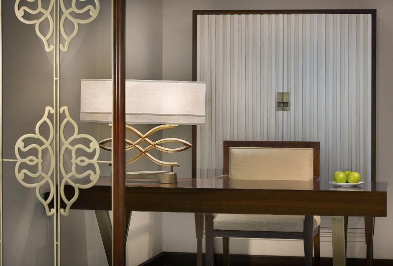 The Ritz-Carlton, Dubai - Oda