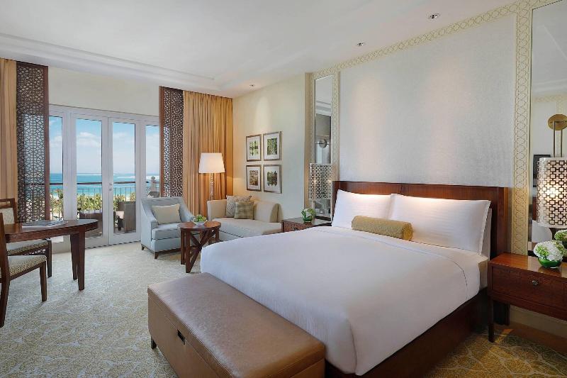 The Ritz-Carlton, Dubai - Oda