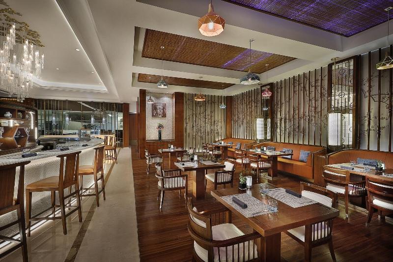 The Ritz-Carlton, Dubai - Restoran