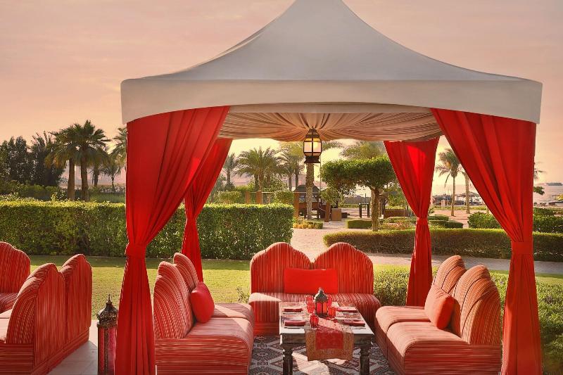 The Ritz-Carlton, Dubai - Restoran