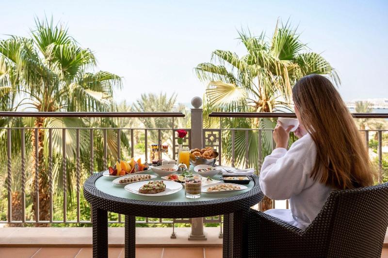The Ritz-Carlton, Dubai - Restoran