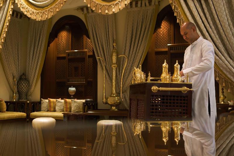 The Ritz-Carlton, Dubai - Restoran