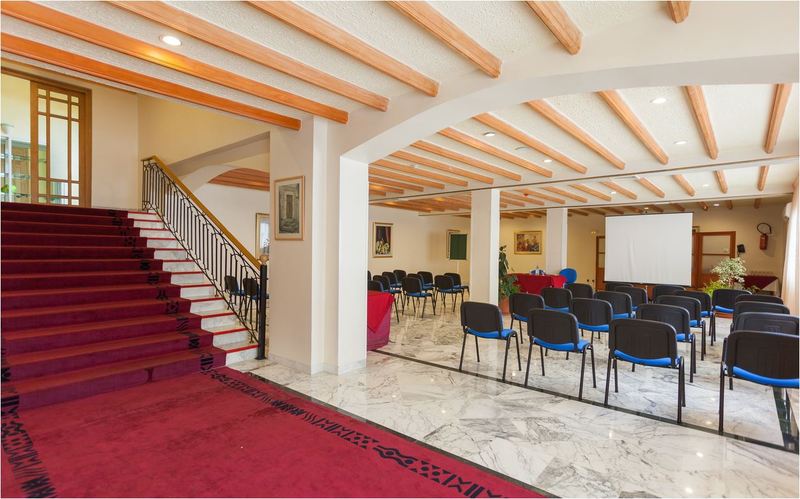 El Mouradi Hammam Bourguiba - Toplantı