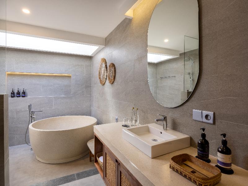Tonys Villas & Resort Seminyak Bali - Oda