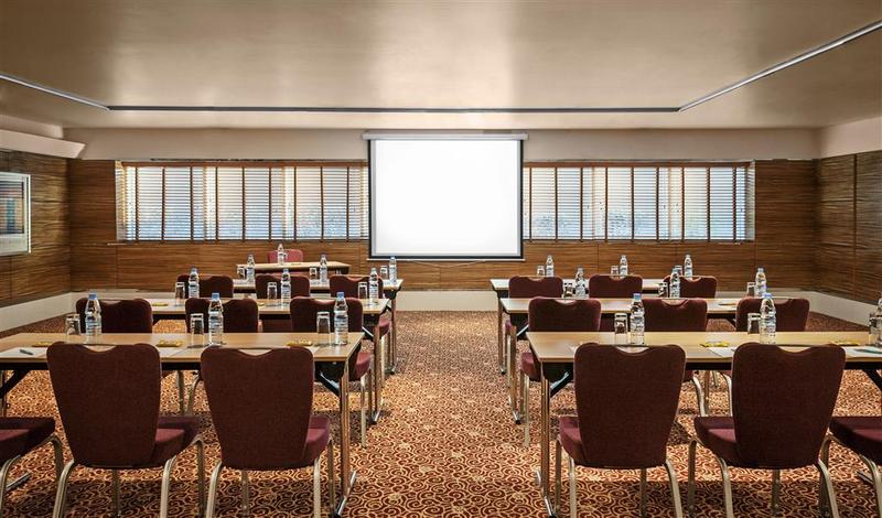 Four Points by Sheraton Downtown Dubai - Genel