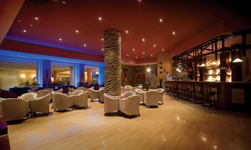 Amwaj Oyoun Resort & Casino - Bar