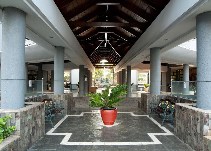 Grand Tropic Suites - Lobi