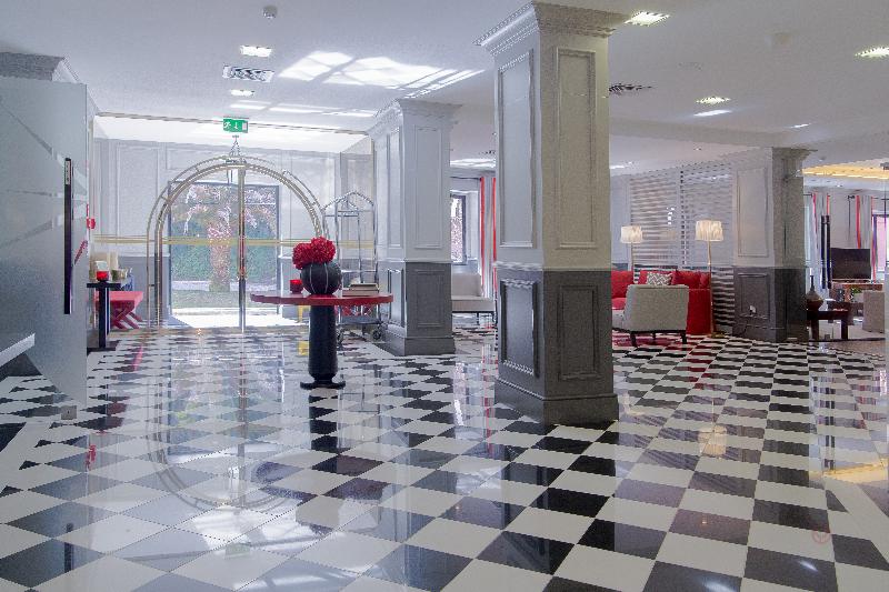 Your Hotel & Spa Alcobaça - Lobi