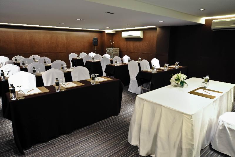 S 15 Sukhumvit - Toplantı