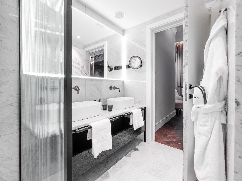 The Amauris Vienna - Oda
