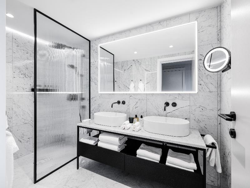 The Amauris Vienna - Oda