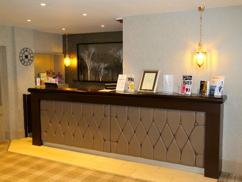 The Barn Hotel & Spa - Lobi