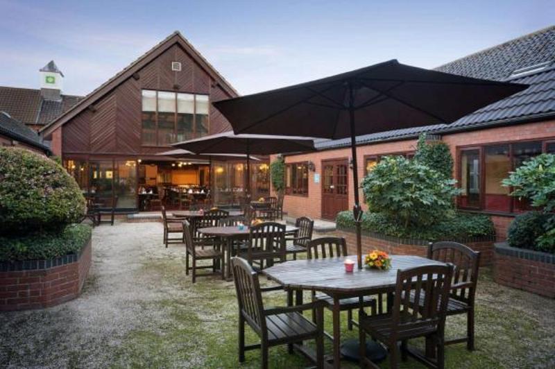 The Barn Hotel & Spa - Teras