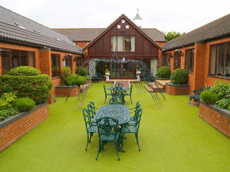 The Barn Hotel & Spa - Teras