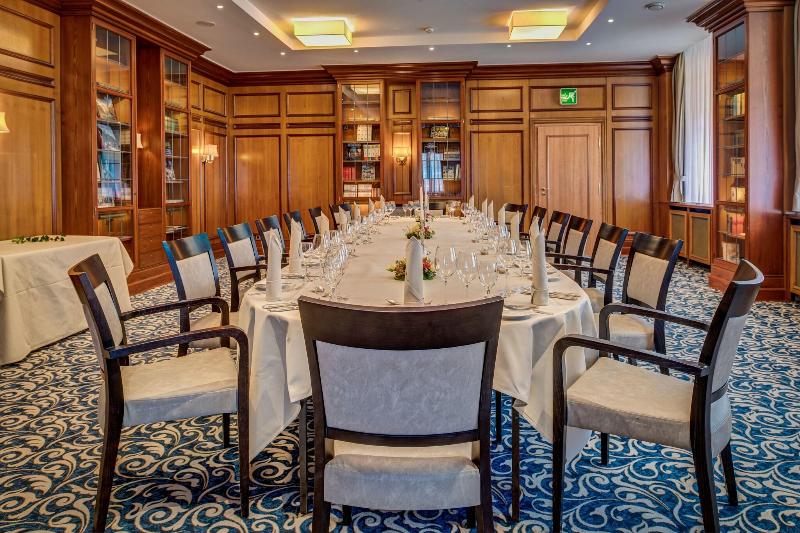 Schlosshotel Karlsruhe - Toplantı