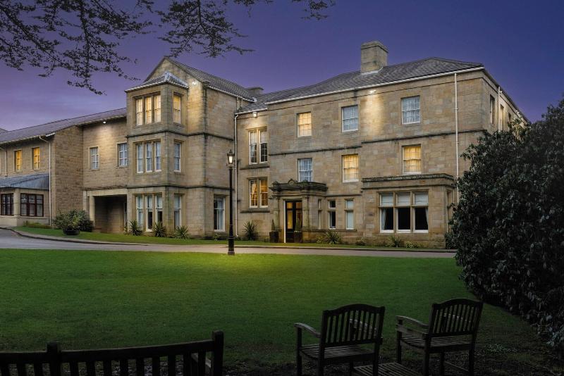 Weetwood Hall - Genel