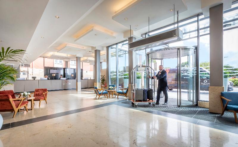 Clayton Hotel Manchester Airport - Lobi