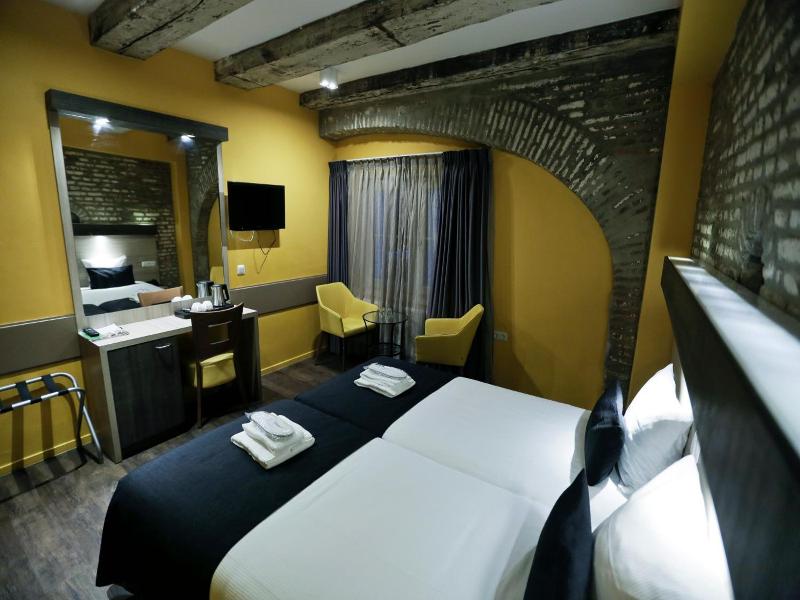 City Hotel Amsterdam - Genel