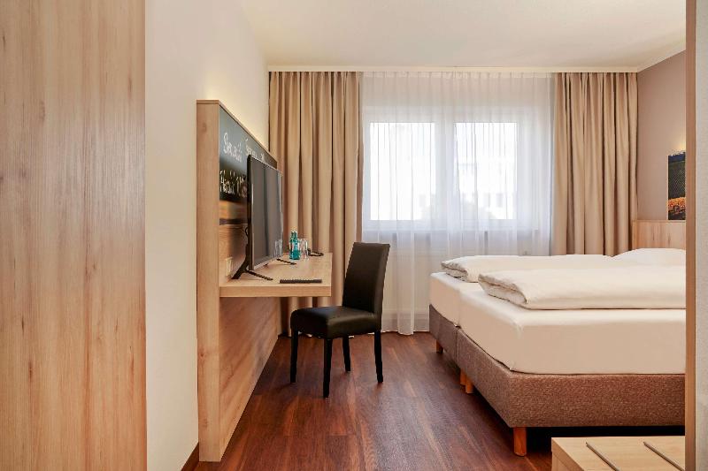 H+ Hotel Stuttgart Herrenberg - Oda