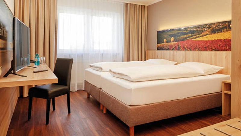 H+ Hotel Stuttgart Herrenberg - Oda