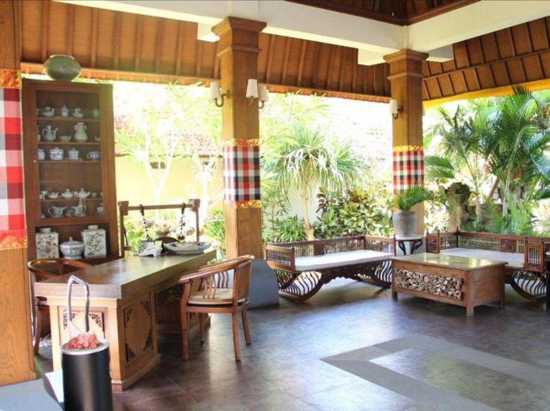Besakih Beach Resort - Lobi