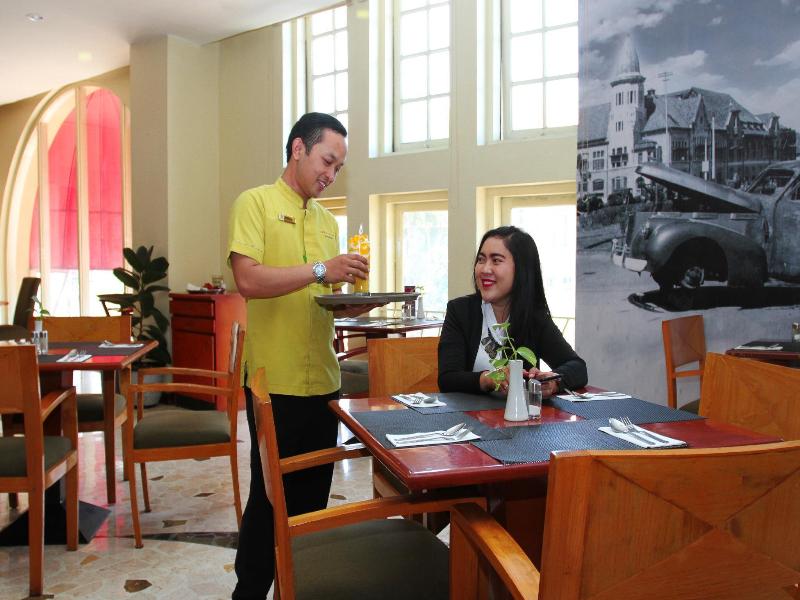 Arcadia Hotel Surabaya - Restoran