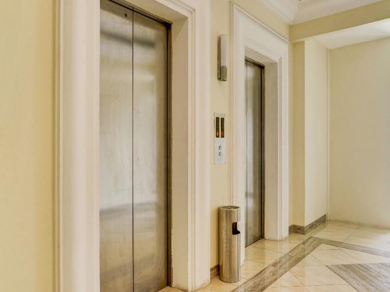 Townhouse OAK Hotel Grand Cikarang - Lobi