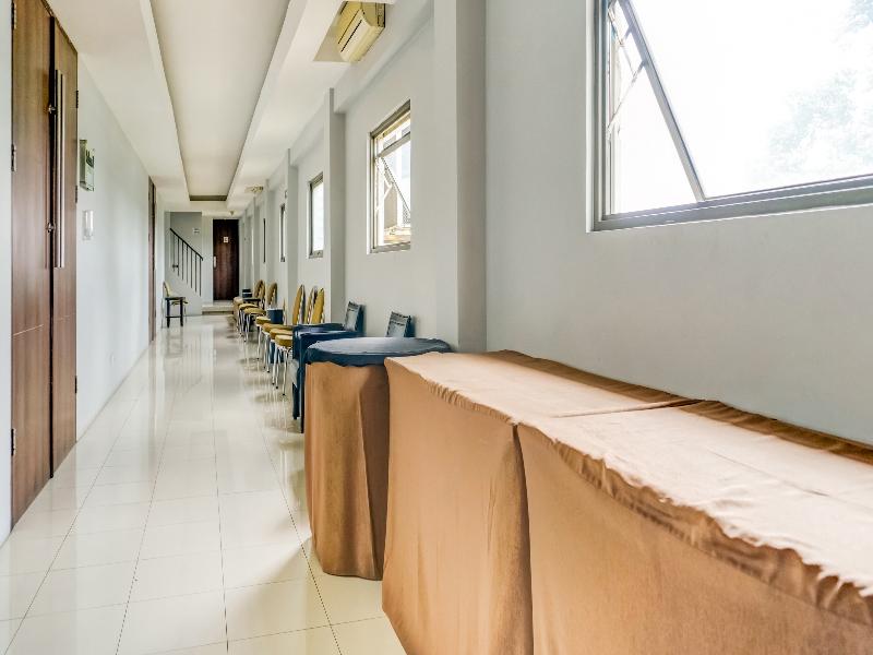 Townhouse OAK Hotel Grand Cikarang - Toplantı