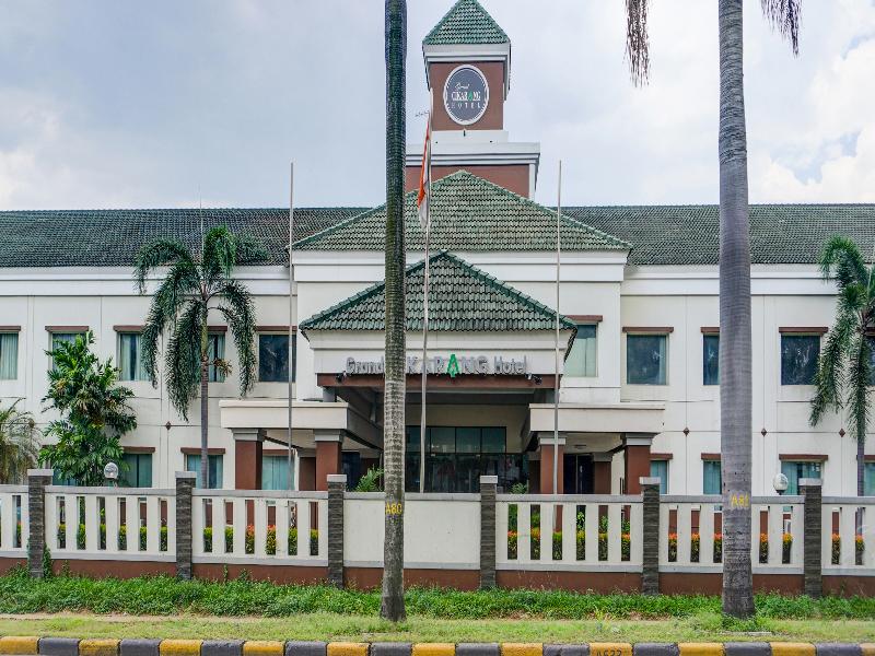 Townhouse OAK Hotel Grand Cikarang - Genel