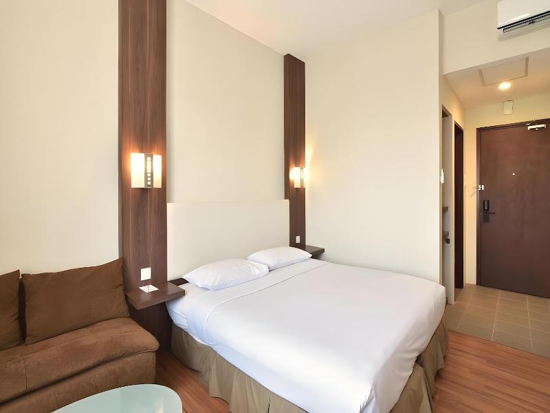 Townhouse OAK Hotel Grand Cikarang - Oda