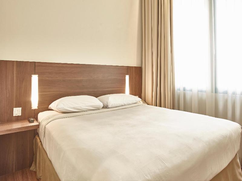 Townhouse OAK Hotel Grand Cikarang - Oda