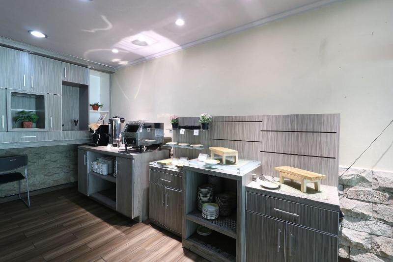 Tamarin Hotel Jakarta - Restoran