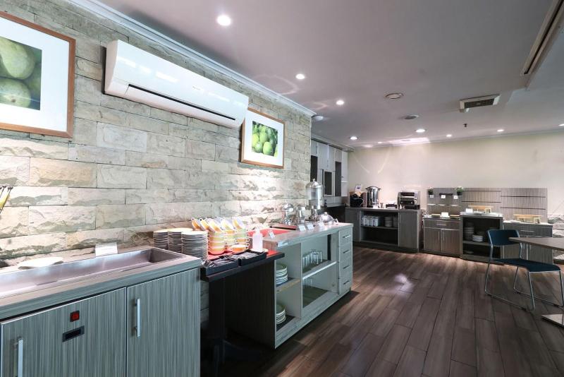 Tamarin Hotel Jakarta - Restoran