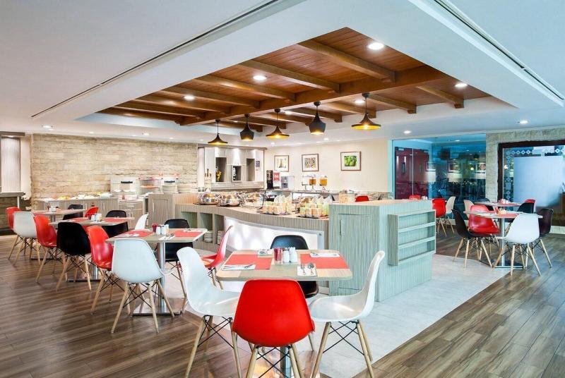 Tamarin Hotel Jakarta - Restoran