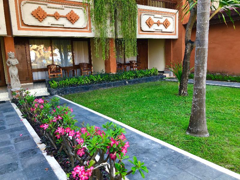 Inna Sindhu Beach Hotel - Oda