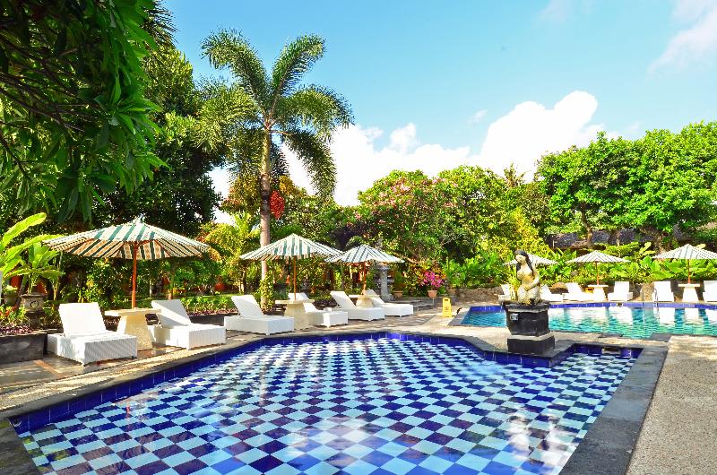 Inna Sindhu Beach Hotel - Havuz
