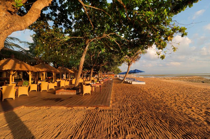 Inna Sindhu Beach Hotel - Plaj