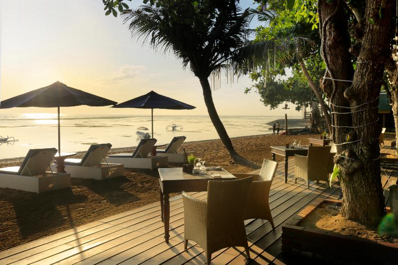Inna Sindhu Beach Hotel - Plaj