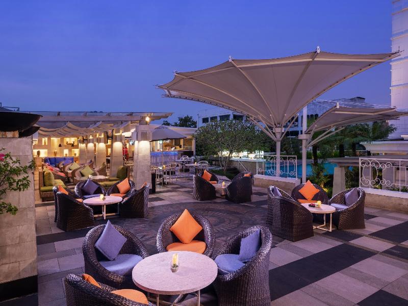 The Papandayan - Bar