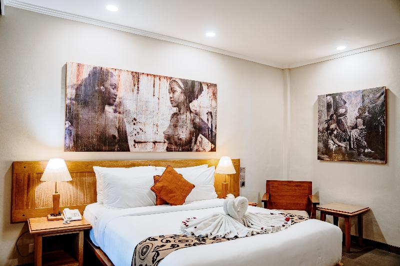 Hotel Puri Raja Legian - Oda