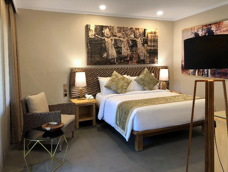 Hotel Puri Raja Legian - Oda