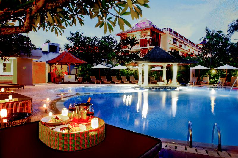 Hotel Puri Raja Legian - Havuz